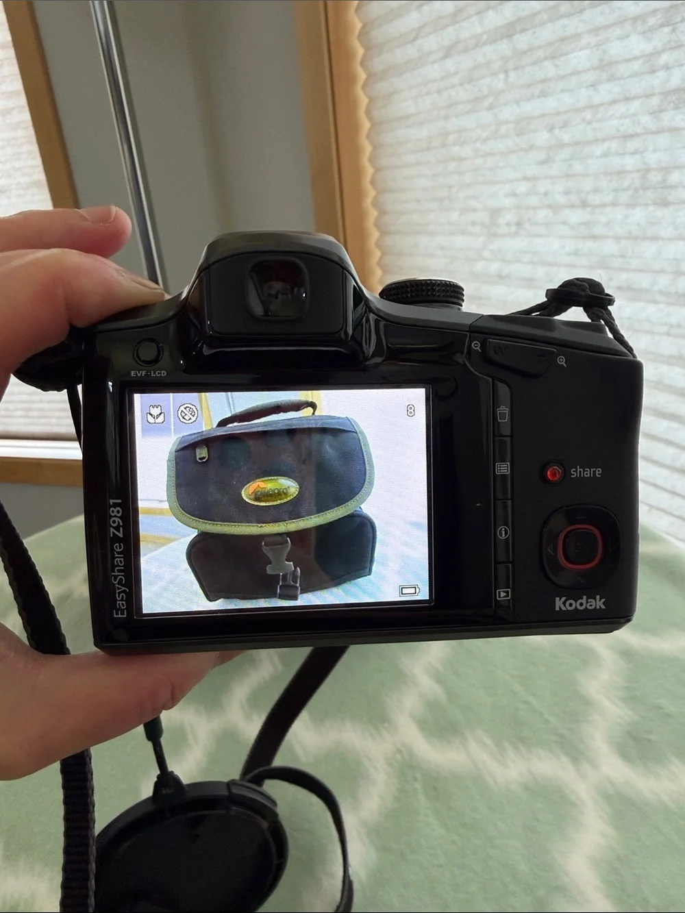 Kodak Black EasyShare Z981 Digital Camera with Black Carry Bag